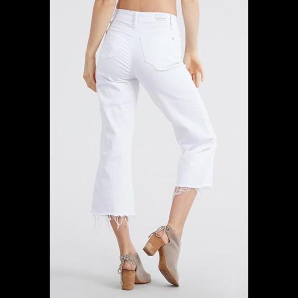Judy Blue White Cropped Raw Hem Jeans- Size 9 - Picture 3 of 3